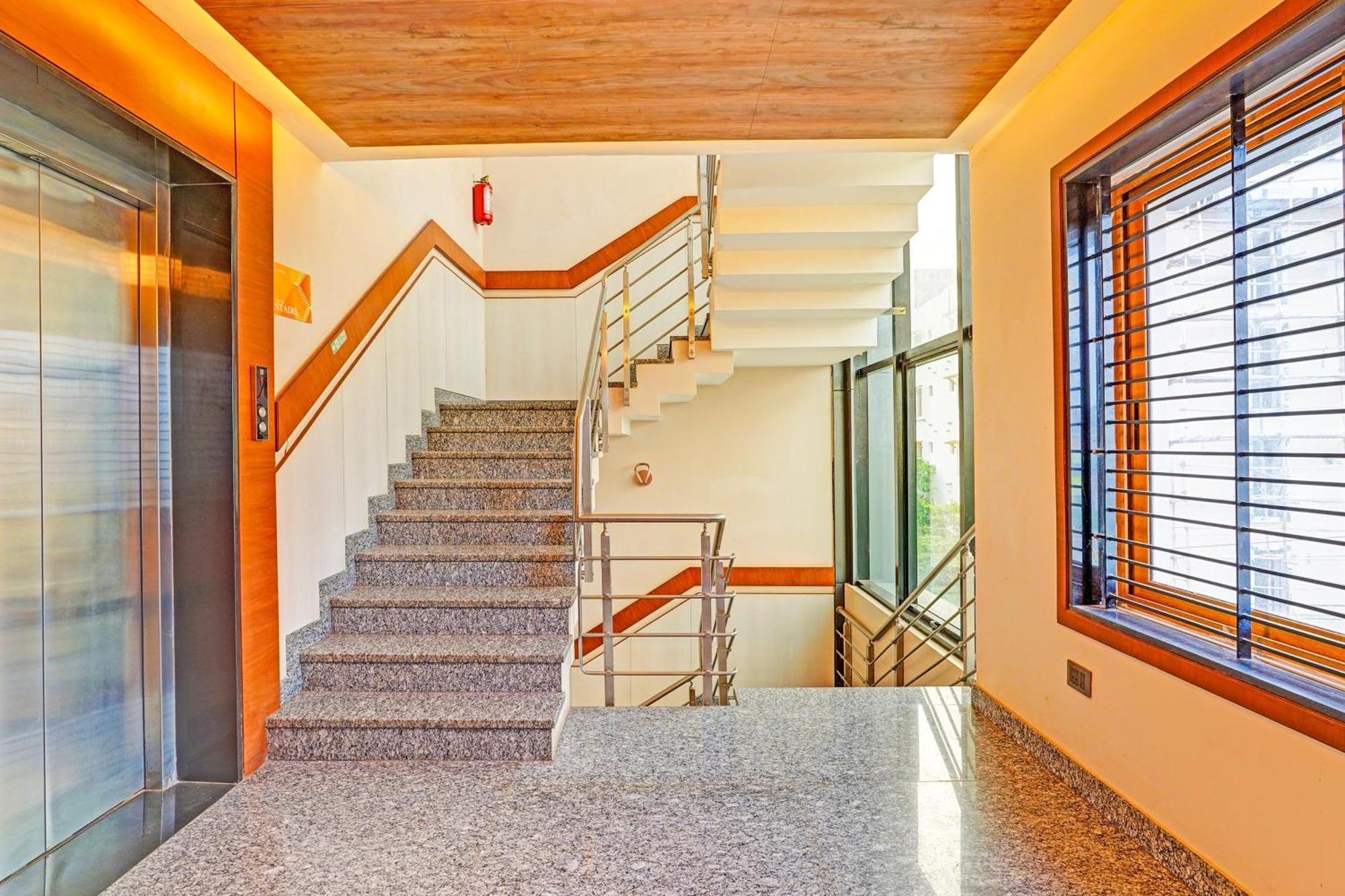 מלון העיר בנגלור Super Townhouse Indiranagar מראה חיצוני תמונה