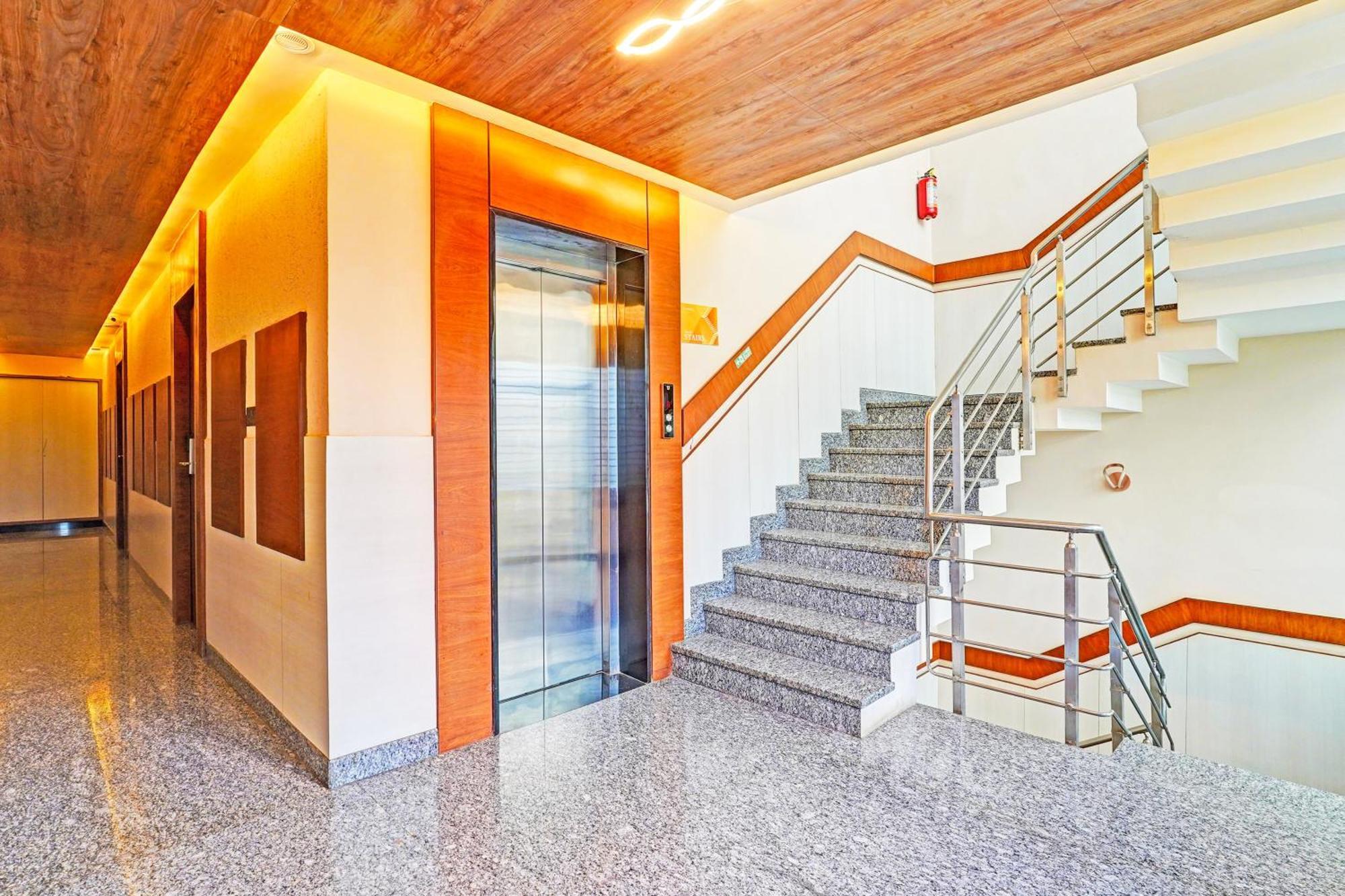 מלון העיר בנגלור Super Townhouse Indiranagar מראה חיצוני תמונה